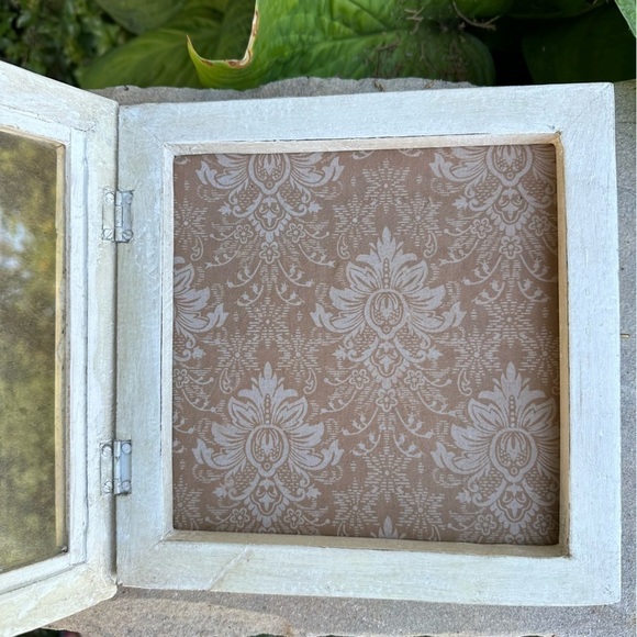 Anthropologie Shadow Not Such a Mystery Jewelry Box Lot of 9 Pieces of Jewelry - Picture 5 of 9